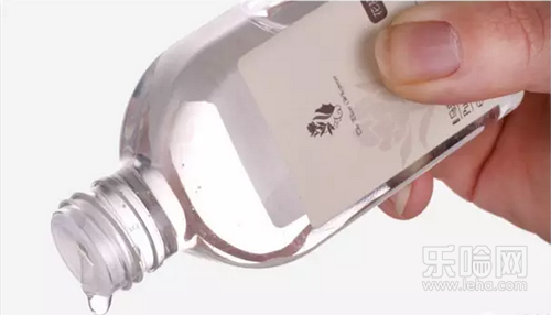 孕妇皮肤干燥擦什么好,孕妇皮肤干燥起皮用什