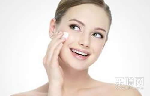 孕妇皮肤干燥擦什么好,孕妇皮肤干燥起皮用什