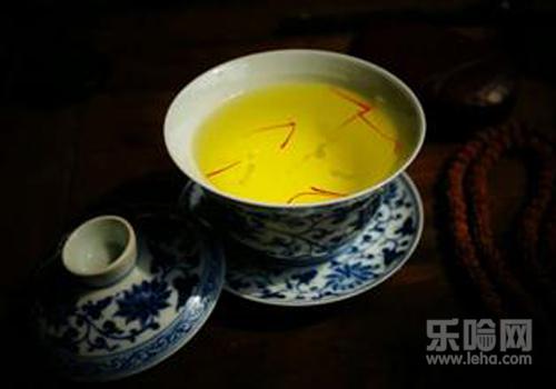 红花泡水喝有什么功效和作用,红花泡水喝有什