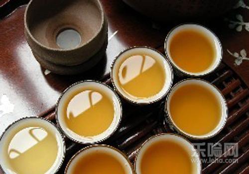 红花泡水喝有什么功效和作用,红花泡水喝有什