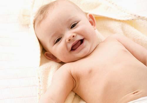 宝宝出生就长牙好不好 鬼牙?千万不能乱拔!-乐
