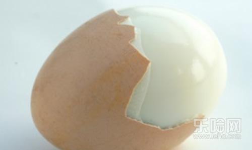 宝宝摔倒额头肿了怎么办,宝宝摔了一跤额头上