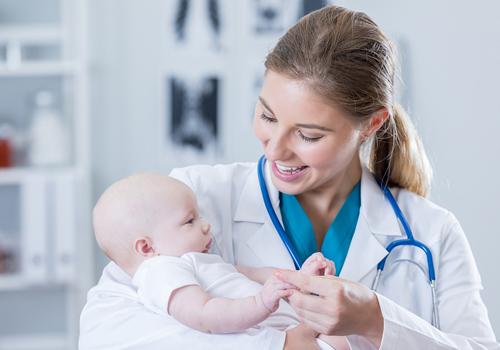 宝宝咳嗽有痰怎么拍背 找对痰的位置,简单4步