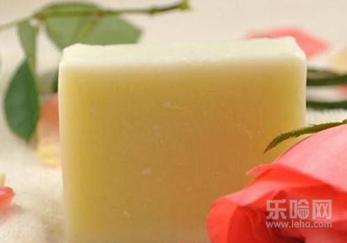 硫磺皂可以洗头吗,硫磺皂洗头发好吗,硫磺皂洗