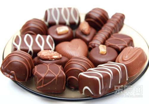 哺乳期能吃巧克力吗,哺乳期吃巧克力对宝宝有