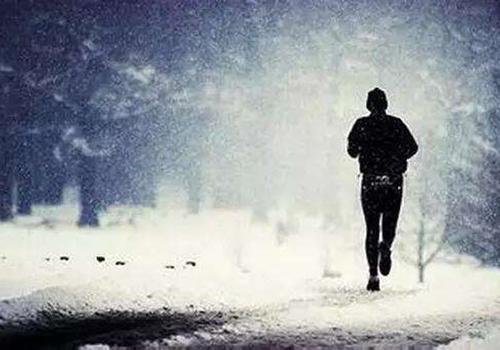 冬天脚出汗是什么原因,脚出汗脚臭用什么泡脚