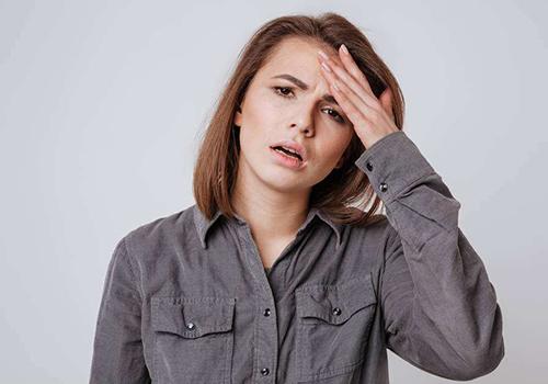 右后脑勺一阵一阵的痛怎么回事,右后脑勺痛该