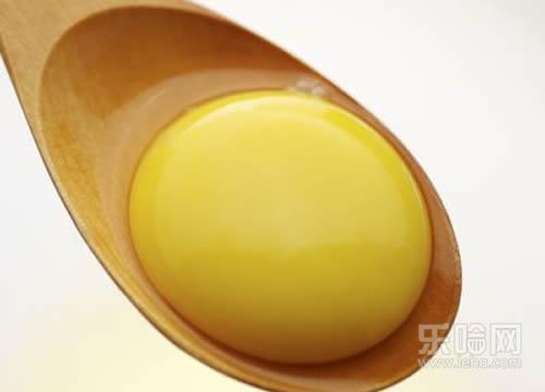 宝宝辅食蛋黄怎么吃,宝宝辅食蛋黄怎么添加,怎