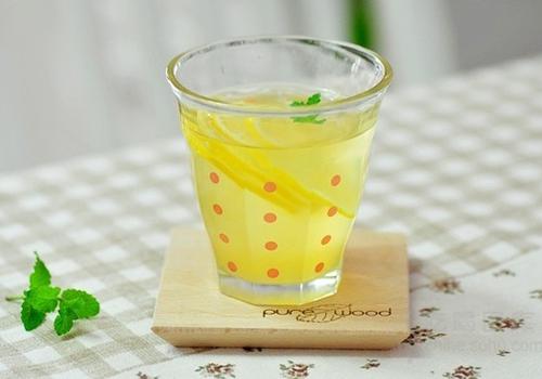 大姨妈期间能喝蜂蜜柠檬水吗