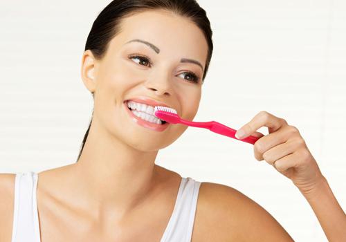 牙膏加盐可以美白牙齿吗,刷牙加盐能美白牙齿