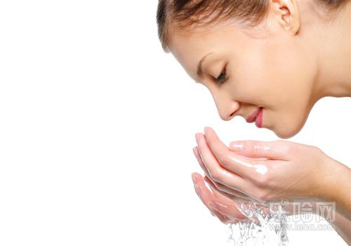 白醋盐水洗脸的正确方法,白醋加盐洗脸的正确