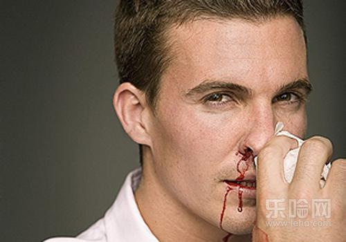 半夜流鼻血是什么原因,半夜流鼻血是怎么回事