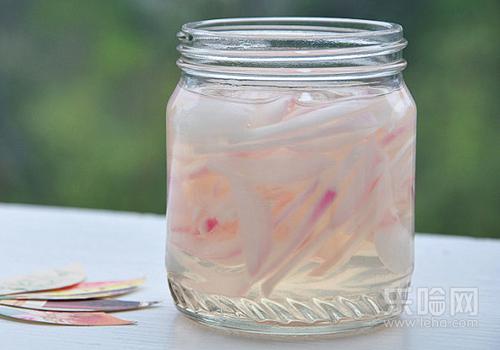 白醋泡洋葱能祛斑吗,洋葱泡醋能去斑吗-乐哈健