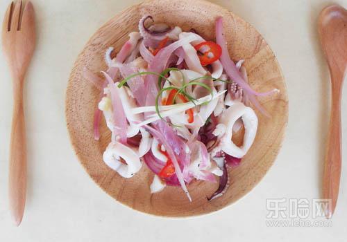 洋葱泡醋的危害,醋泡洋葱的副作用-乐哈健康网