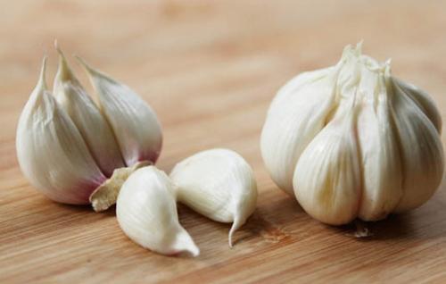 大蒜不能和什么一起吃 三种人不宜吃大蒜