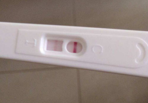 验孕棒放久了都会变成两条杠么 验孕棒过了一