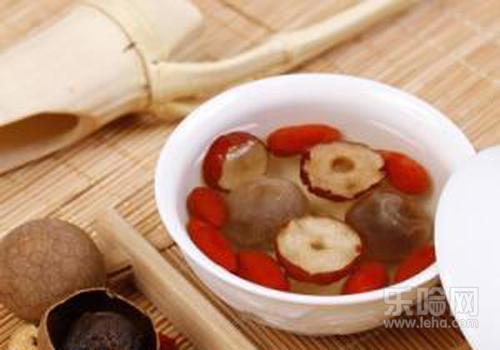 当归枸杞红枣茶有什么好处,当归红枣枸杞泡水