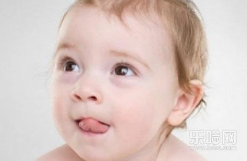 小孩冬天嘴唇干裂怎么办,冬季小孩嘴唇干裂脱