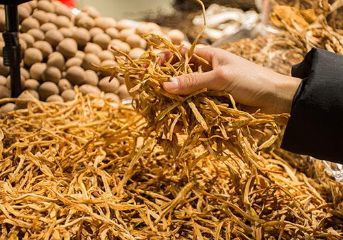 金针菜是不是黄花菜金针菜和黄花菜有什么区别 乐哈健康网