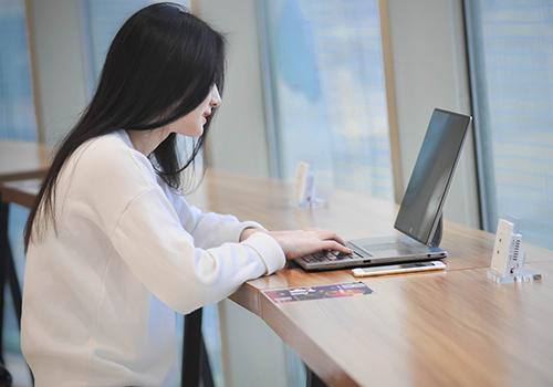 女生腿毛吃什么能淡化 女孩汗毛重吃什么调理