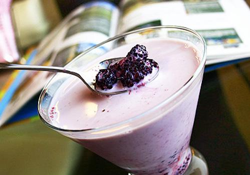 桑葚和牛奶一起吃要注意什么