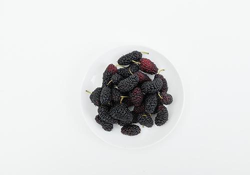桑葚可以治白发吗? 吃了3个月桑葚头发怎么样
