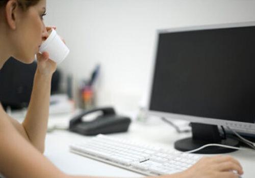 长时间对着电脑怎么防辐射 试试这几个方法