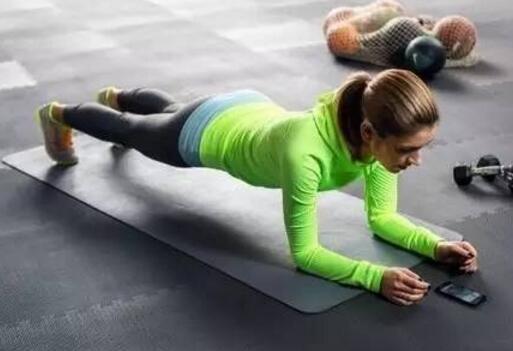 平板支撑为什么胳膊累