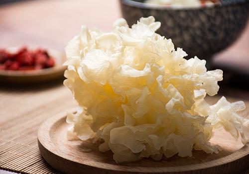 白木耳泡了一夜能吃吗? 干银耳泡一晚上有毒吗?（组图）