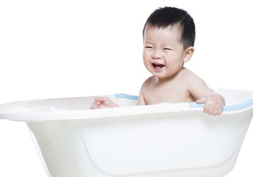 小孩荨麻疹能不能洗澡