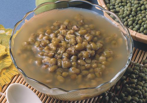 绿豆汤不能和什么一起吃