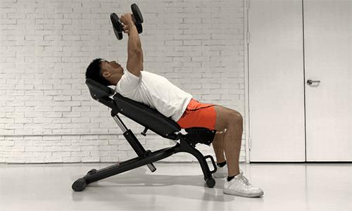 上斜哑铃飞鸟角度