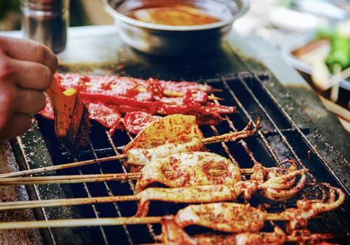 烧烤和火锅哪个热量高