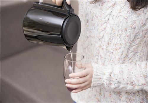 烧开两次的水能喝吗? 水为什么不能烧两次