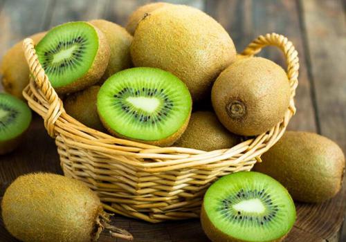 吃猕猴桃喉咙痒怎么办 为什么吃猕猴桃会喉咙