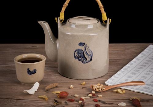 西洋参和绿茶能一起泡水喝吗? 西洋参能和茶叶泡水吗?（图）