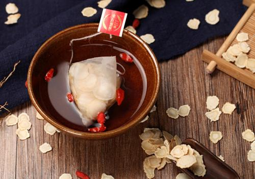 西洋参和绿茶能一起泡水喝吗? 西洋参能和茶叶泡水吗?（图）