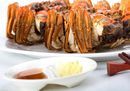 宝宝吃螃蟹过敏脸红怎么办,宝宝吃螃蟹为什么