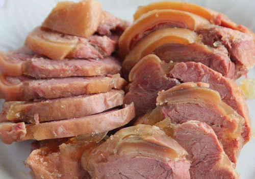 有些不良商贩用马肉和骡子肉来冒充驴肉销售.