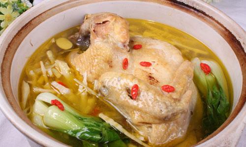 鸽子汤和什么炖最营养 鸽汤怎么炖营养才好（多图）