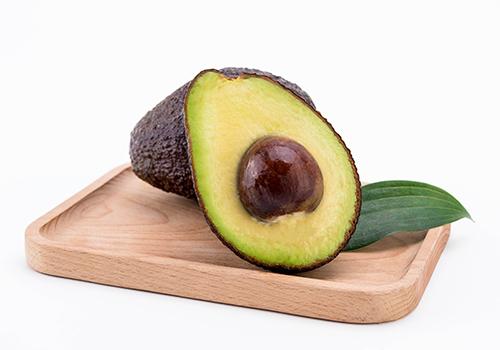 牛油果不熟怎么办 牛油果熟到什么程度可以吃