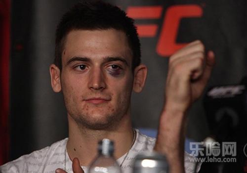 眼睛被打肿了怎么快速消肿,眼睛消肿了怎么才能消肿止痛,眼睛打架肿紫