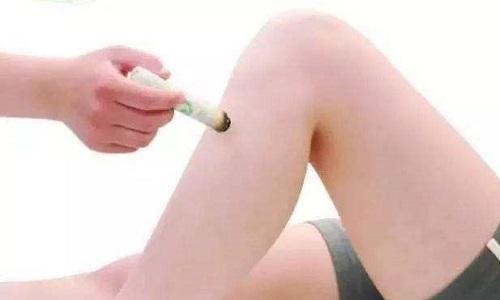 艾灸足三里的功效和作用 两边足三里怎么艾灸（组图）