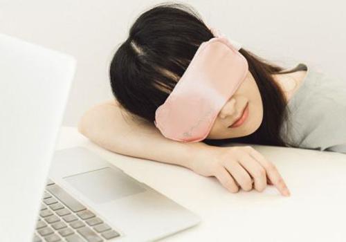 熬夜时为什么会头疼 熬夜时头疼有什么解决办法吗?
