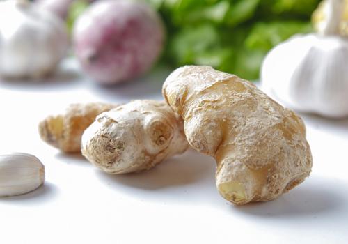 炒菜用的生姜要去皮吗 生姜红糖水姜要去皮吗 乐哈健康网