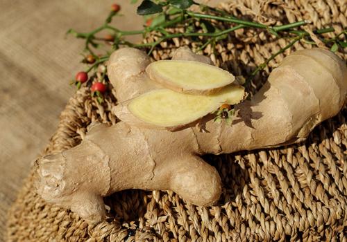 做菜生姜需要去皮吗 姜茶的姜要去皮吗 乐哈健康网